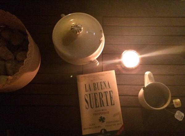 mariadelmarfons's tweet photo. Empezando el veranito #relax #mar #canpicaflow #malviviendo 🌊☀️📖 http://t.co/JEjvp0lQgz