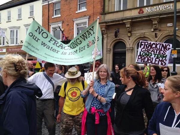 Anti #fracking march in Beverley was Yorkshires biggest hulldailymail.co.uk/Anti-fracking-…