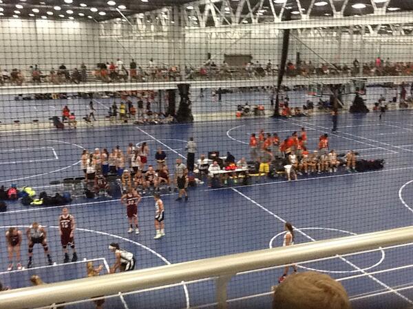 Blue_Chip_Bball's tweet photo. Cts 15-30 in field house @nooksports #usainvitational #bluechipbball http://t.co/tArL55nkXi