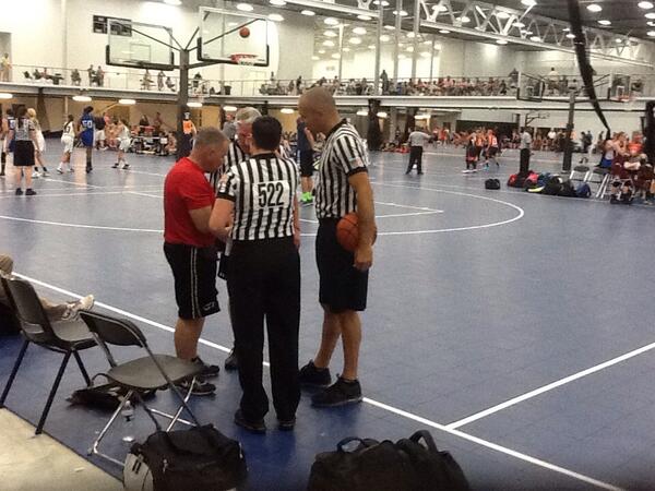 Blue_Chip_Bball's tweet photo. NCAA refs consulting with each other during a time out #usainvitational #bluechipbball @nooksports http://t.co/VLENcyIXhZ