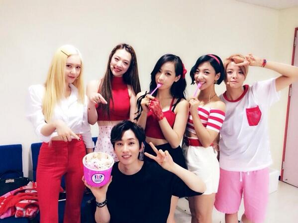 jilli_li's tweet photo. With은혁오빠~ 아이스크림 맛있었어요ㅎㅎ http://t.co/04TO1t40XF