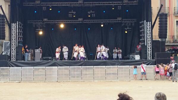 #BalldePastoretsdelArboç a la #Xurriacada #FestaMajordeVic <a href="/cultpopular_cat/">Cultura Popular</a> <a href="/CulturaPenedes/">Cultura Penedès</a> #femcultura