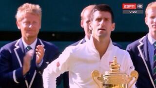 AntonioMnMn's tweet photo. La imagen del #campeón de #Wimbledon2014 @DjokerNole #IncredibleMatch #WIMBLEDONxESPN http://t.co/MQAdj8x96p