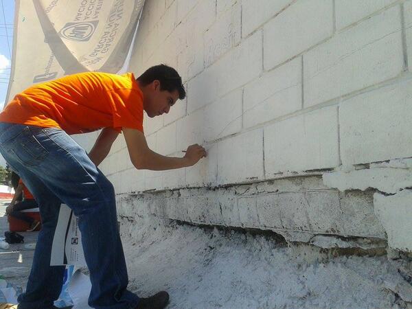Marco_Mtz30's tweet photo. @GarciaNL_AJ @AJuvenilNL  @AccionJuvenil 
"La sencillez sólo se logra a través del trabajo duro #PintemosAMéxico" http://t.co/ee5aSvciey