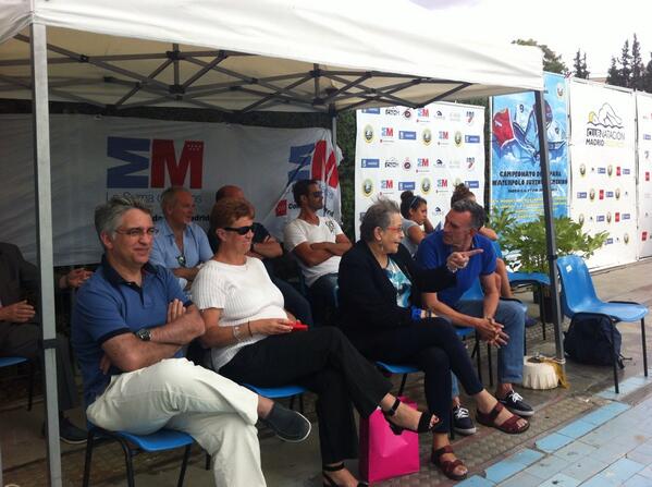 CNMMoscardo's tweet photo. En la final #wpjuvfem14 entre @CEMediterrani y @cnsf_info con @coviribas, Ana de Sande, presidente @fmn_oficial http://t.co/OQKewYeseL