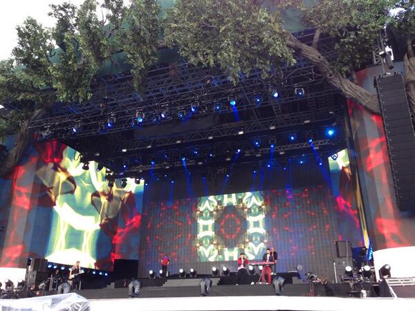 BACKSTREETS BACK, ALRIGHT!