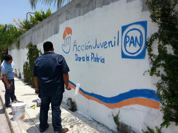 VillaRaul_'s tweet photo. Seguimos #pintandoAMÉXICO con @AJuvenilNL @PANNLMX @PartidoAccionN @_AJGpe @ajgpe porque #YOAMOAJ http://t.co/F6oPHzRtfv