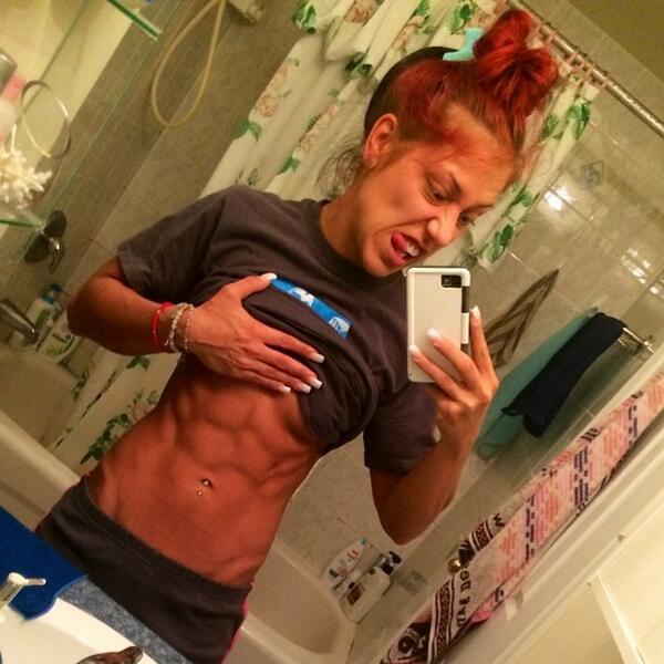 Buffyshots's tweet image. @fitredlady: Less than #1weekout abs 😝🙈😁 Sooo freakin excited! Fuller, bigger and all around better package will ...