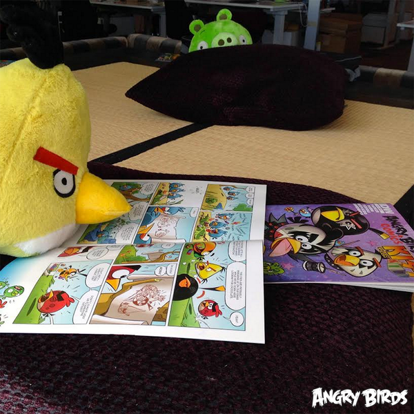 AngryBirds's tweet image. Do you ever get the feeling that someone is reading over your shoulder? @IDWPublishing 