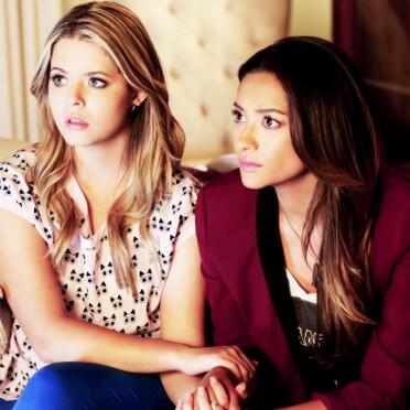 pllthangs's tweet image. Help us ship #Emison in the 100th episode by changing you profile pic to that👆or👇thx #PLL100 #EmisonArmy #EmisonKiss