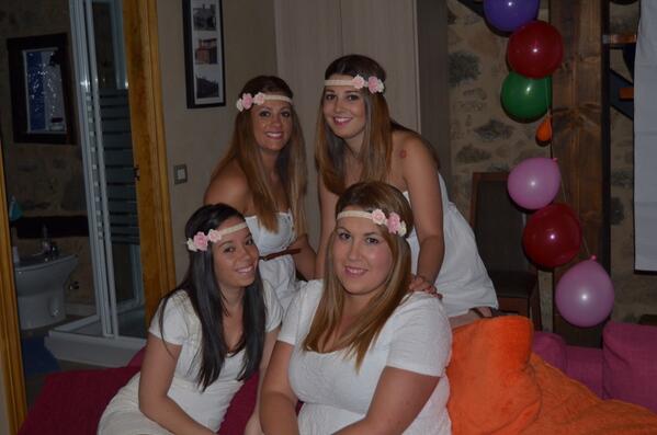 sonita_vd's tweet photo. Con mis niñas!!! Os quiero http://t.co/U98gtoKlt3