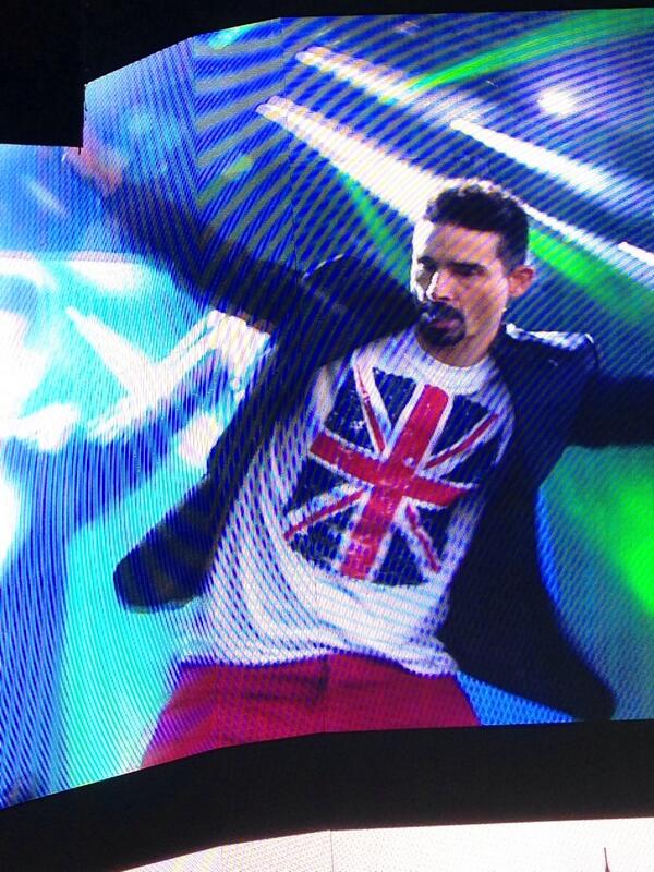 Kevin rocking the Union Jack! 🇬🇧🇬🇧🇬🇧🇬🇧 <a href="/backstreetboys/">Backstreet Boys</a> <a href="/BSTHydePark/">BST Hyde Park</a>