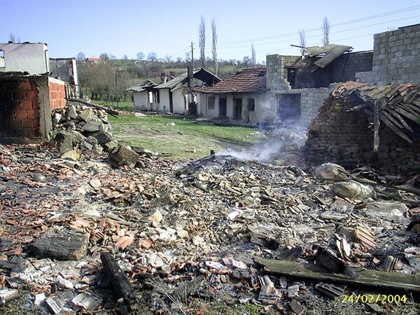 RJennromao's tweet image. “@Novorossiyan: Which is Kosovo which one is E.Ukraine? #savedonbasspeople  ~ War No More @WorldWarNoMore” #StopKILLIN