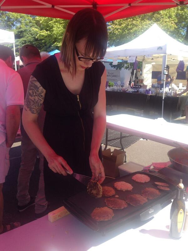 Ruchikala_LLC's tweet image. @marshallssauce laying down some Serrano ginger lime corn cakes at the Milwuakee farmers market!