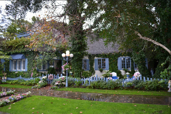 CottageAntiques's tweet photo. Charming and adorable cottages: http://t.co/jd0Z6kpHUj http://t.co/pZRSe9UxGW