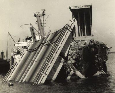 Hace 56 años un petrolero derribó una sección del puente sobre el Lago de  Maracaibo (vídeo) – Diario Contraste Noticias