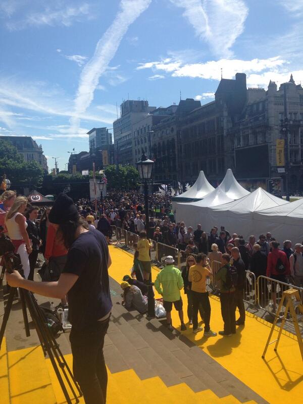 Vix_Stew's tweet photo. Beautiful #leeds for #tdf #GrandDepart so proud of my amazing city, amazing weekend http://t.co/BeR45Y4TYc