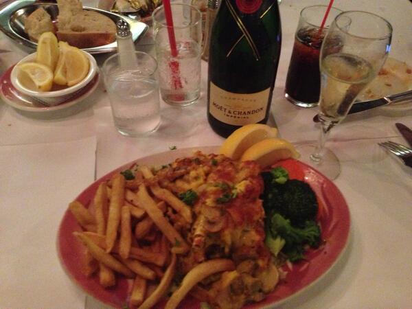 TimeIsMoney209's tweet photo. Frisco Lobster meal drinking Champagne straight no oj. TimeisMoney http://t.co/B6WBy6q87c
