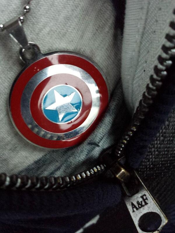 ErnestoJimenex's tweet photo. Adivinen quién ya tiene su escudo :-P http://t.co/t0avVWLIOh