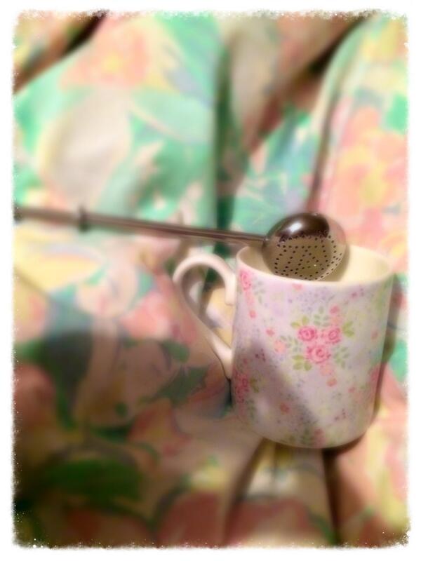 blankibarraza's tweet photo. My first present in England! Thankiuuu @Glortega_Mar I love you!! http://t.co/fOfqmSi1OE