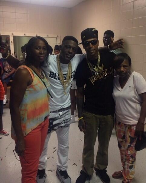 MSHotBoyz's tweet photo. @LilBoosie_ &amp; 🔥 @BattlefldPierre 🔥 with there moms http://t.co/fsQ8uj8BNR