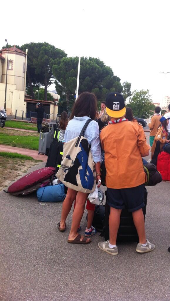 pastelcoh's tweet image. Les #eeif sur le départ ! À côté les Guides de France : choc culturel ;-)) Nessia tova !
