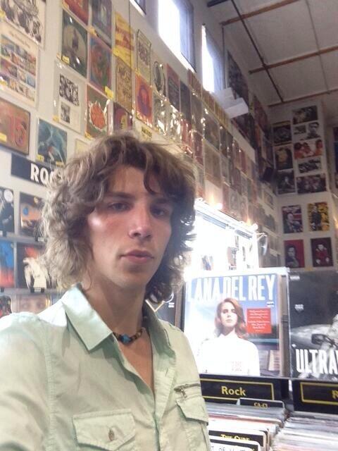 OfficalLanafans's tweet photo. @JesseKinch This pic is perfect ✌ http://t.co/y3nePb0kgP
