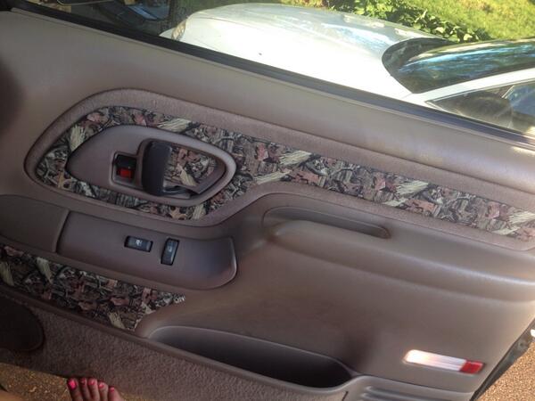 Did a lil redneck decorating in my truck today👍 turned out pretty freakin awesome if I do say so myself 😁