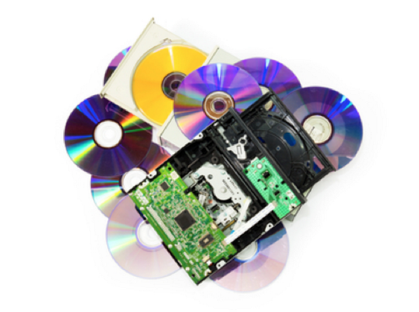 TedNguyen's tweet image. Looking at old family photos I thought were gone, thanks @eprovided! eprovided.com #imagerecovery #eprovided