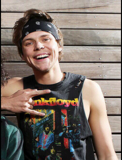 yourboycrush's tweet photo. Happy Birthday Asthon Irwin http://t.co/SKoBpExnUd