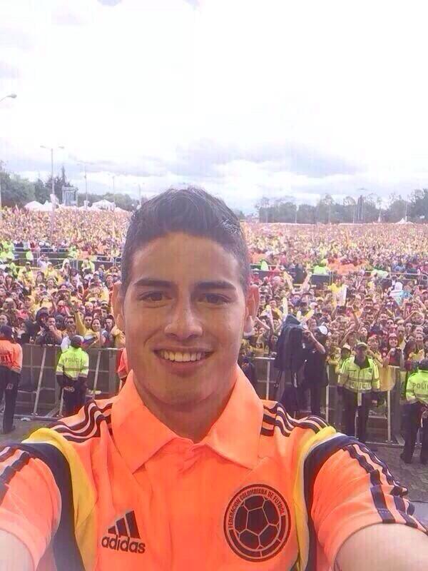 The Selfie Game tweet media