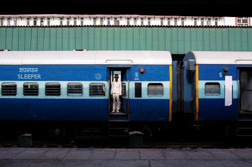 Train travellers pin great hopes on railway #budget2014  timesofindia.indiatimes.com/budget-2014/ra…