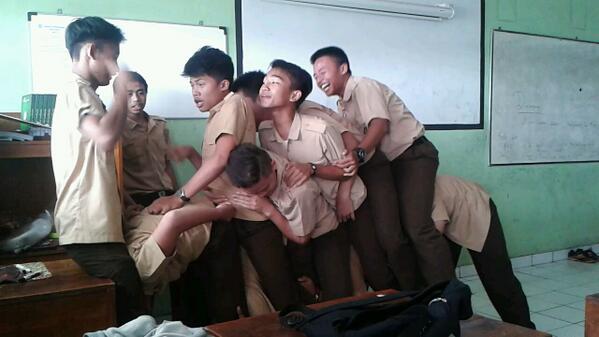 rizky_aaditya tweet picture