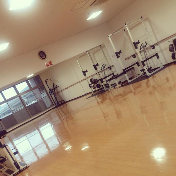 EMBLEMay's tweet photo. 今日も練習ー＼(^o^)／
あと4日間おどりこみがんばります♪♪
是非7月11日DE主催イベントBIRTHお越しください♪♪ http://t.co/DOrrhnAscy