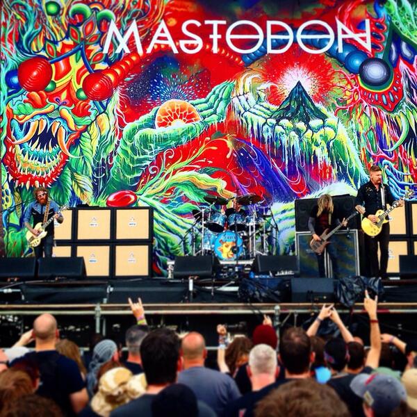 DanielPCarter's tweet image. All the colour. @mastodonmusic yesterday @Sonisphere