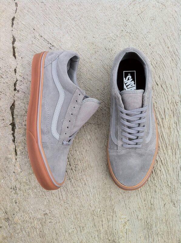 collage_store's tweet photo. -Vans Oldskool frost gray gumsole US 8 8.5 9 580k @kickSolution @Jukisneakers @viscouss_ @BestOfVans @shoesick http://t.co/F7qLQJ8MGh