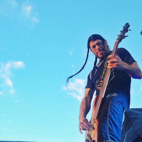 DanielPCarter's tweet image. Rob from @Metallica crushing @Sonisphere yesterday...