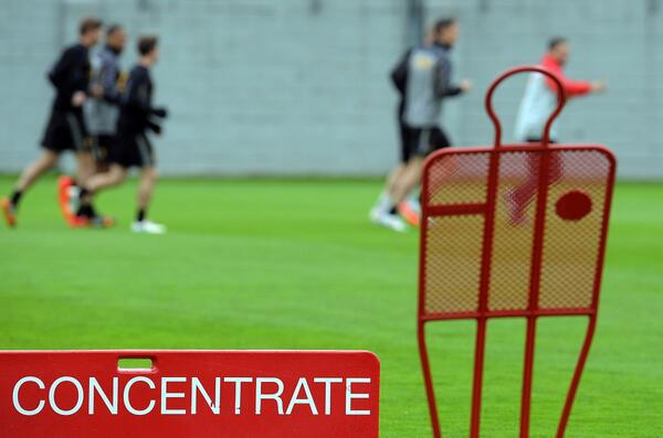 LFC's tweet photo. Pre-season training kicks off for many of the #LFC senior squad today. We'll have pictures and updates from Melwood http://t.co/kPfFNTyjdW