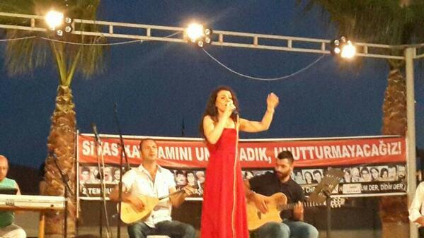 OzlemAgr's tweet photo. Yeni haftaya 2 Temmuz #Didim konserimizden fotoğraflarla başlayalım! #konser http://t.co/fUsMkiGjOg