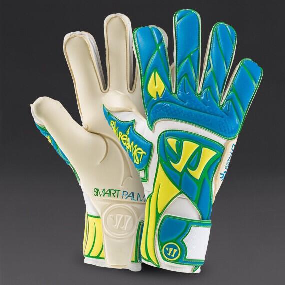 Goalkeeper010's tweet photo. New Warrior gloves #SkreamerII #GloveSpy http://t.co/K7imEKbEUl