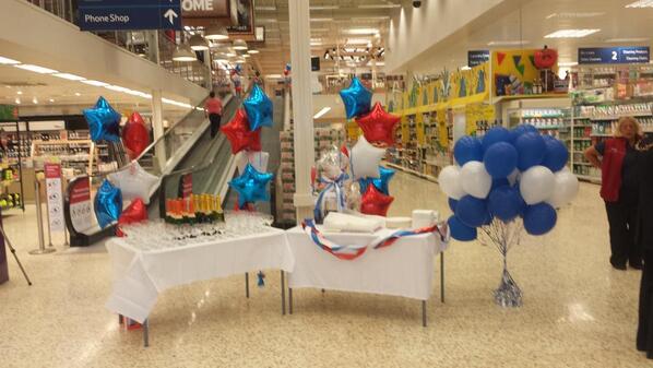 Front of store looking great for the relaunch. Well done all. @2275Extra @JamesG39 @Lauren_Sayward