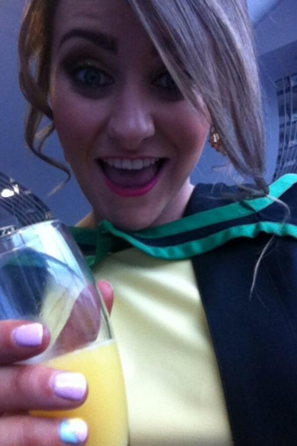 D_Molz's tweet image. Graduation 🎓 #uuj #2.1 #QS #hellorealworld 🎉😁📚🍹🏁🔨🔧