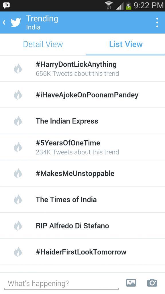 SagarJadav's tweet image. #HaiderFirstLookTomorrow trending. Screenshot from my fell :p @shahidkapoor @ShraddhaKapoor @rekha_bhardwaj