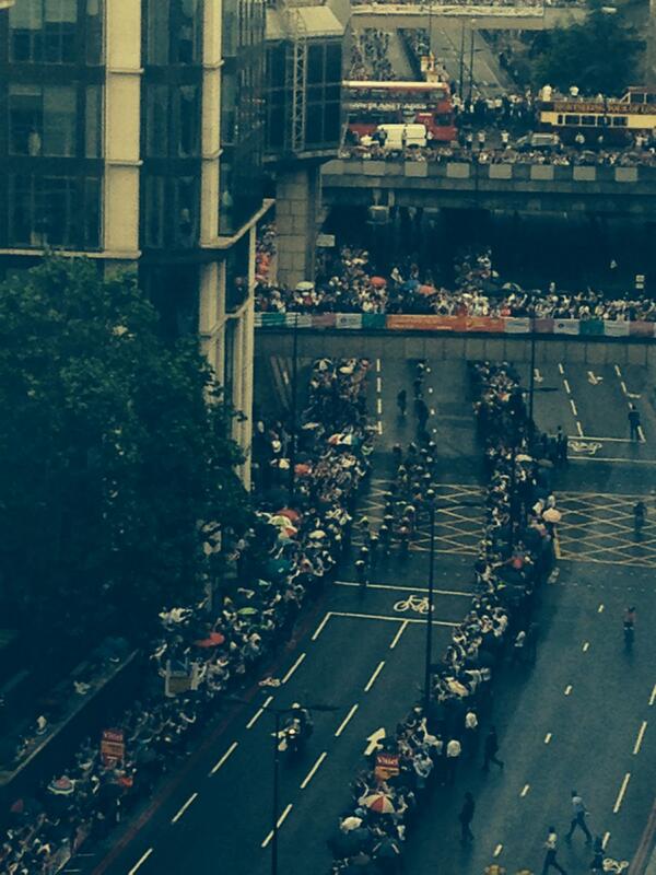 TdF goes under the office