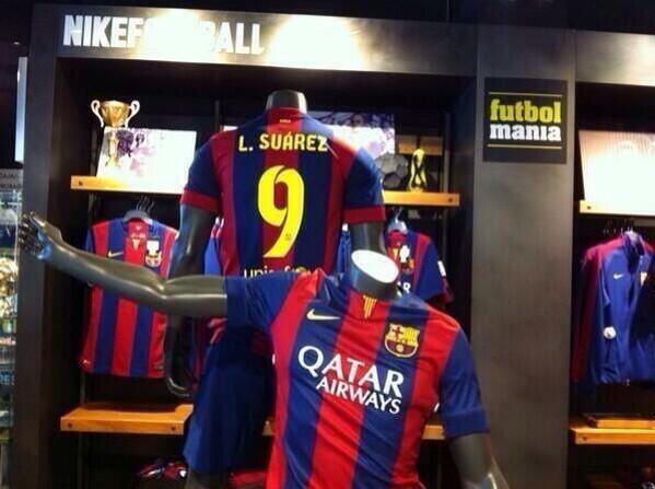 The Barcelona Club shop. #Suarez