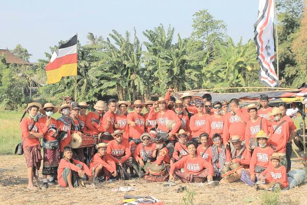 Keluarga rare angon cekuh ( cerik-cerik kutuh )