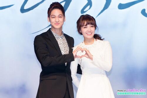 Dibalik setiap pria sukses selalu ada wanita yang luar biasa.