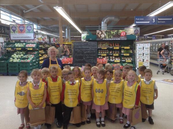 TescoFiley's tweet image. Another farm to fork and the 5 yrs old we're adorable
