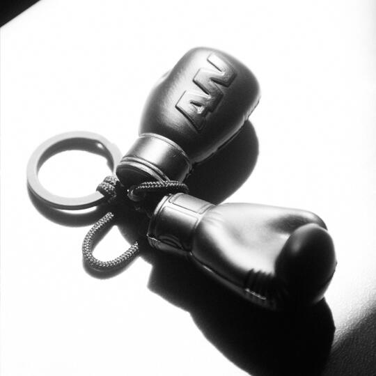 hm's tweet photo. Gear up! A first look at the  #ALEXANDERWANGxHM collaboration w /@AlexanderWangNY http://t.co/87QmO5FeL2