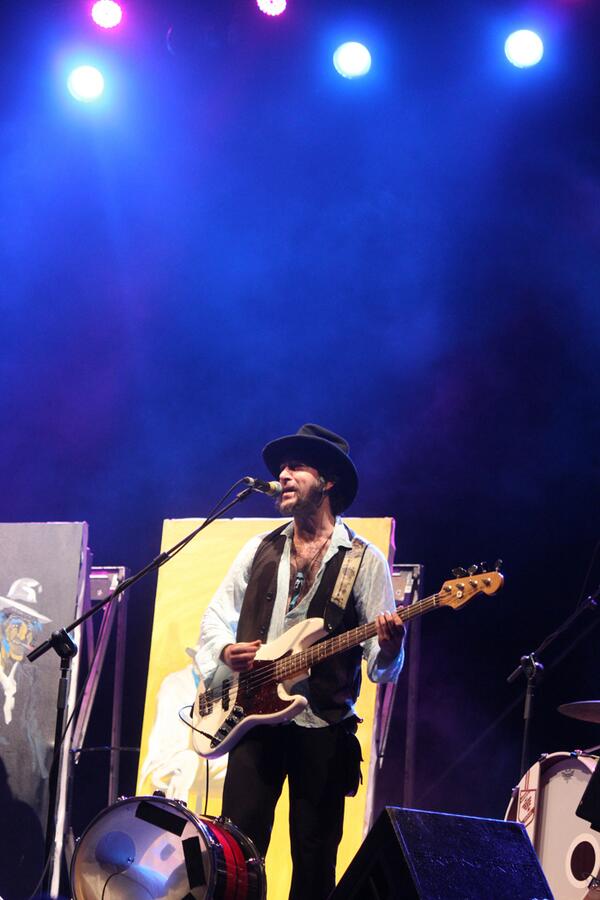 El Erizo estuvo en el Festival Metrópoli de Gijón!,aquí os dejamos foto del conciertazo de Muchachito y sus compadres